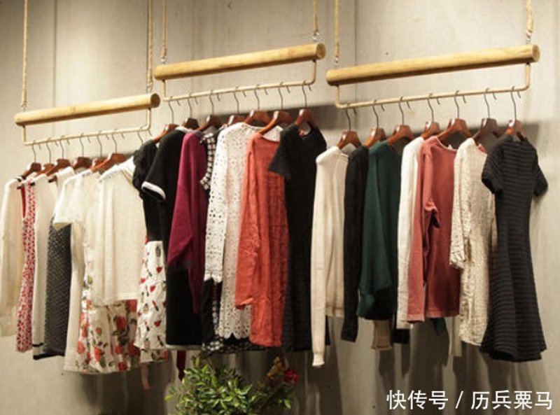 乌鲁木齐服装店怎么选？本地女装实体店的试穿、搭配与同城配送全指南